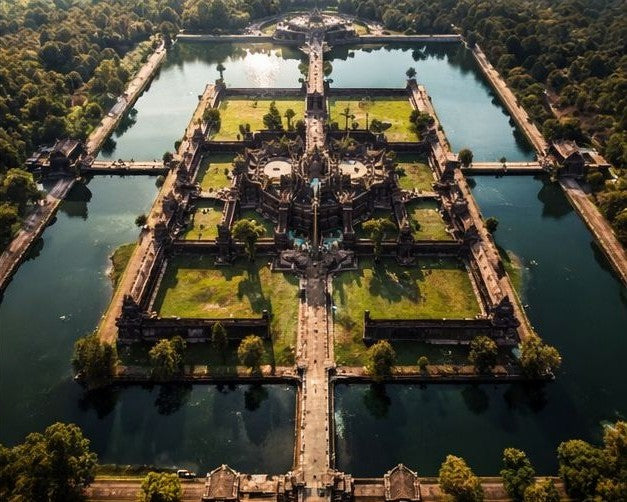 Designed Sacred Spaces: The Architecture of the Immeasurable