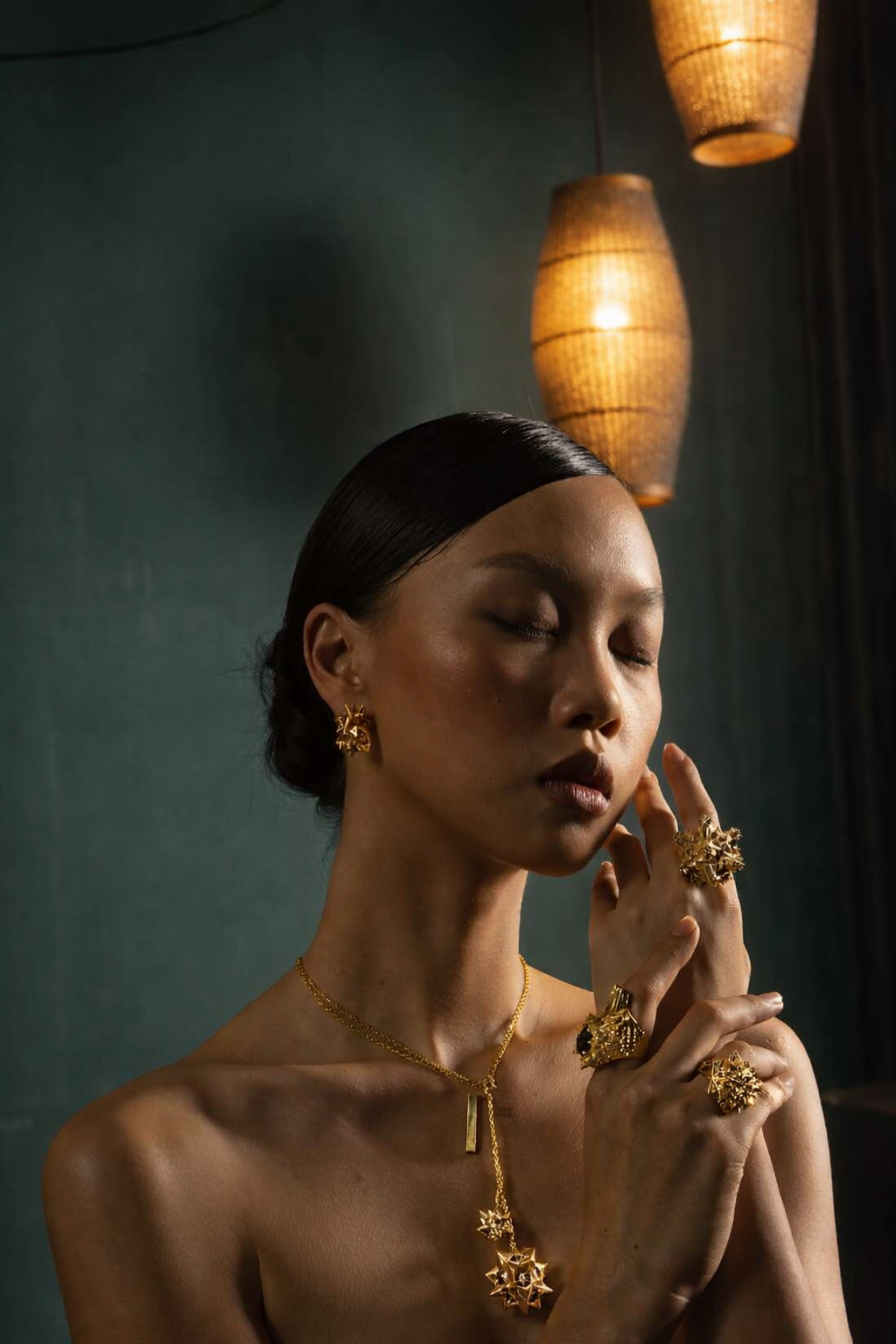 Frame Diamond and 18k Gold Pendant