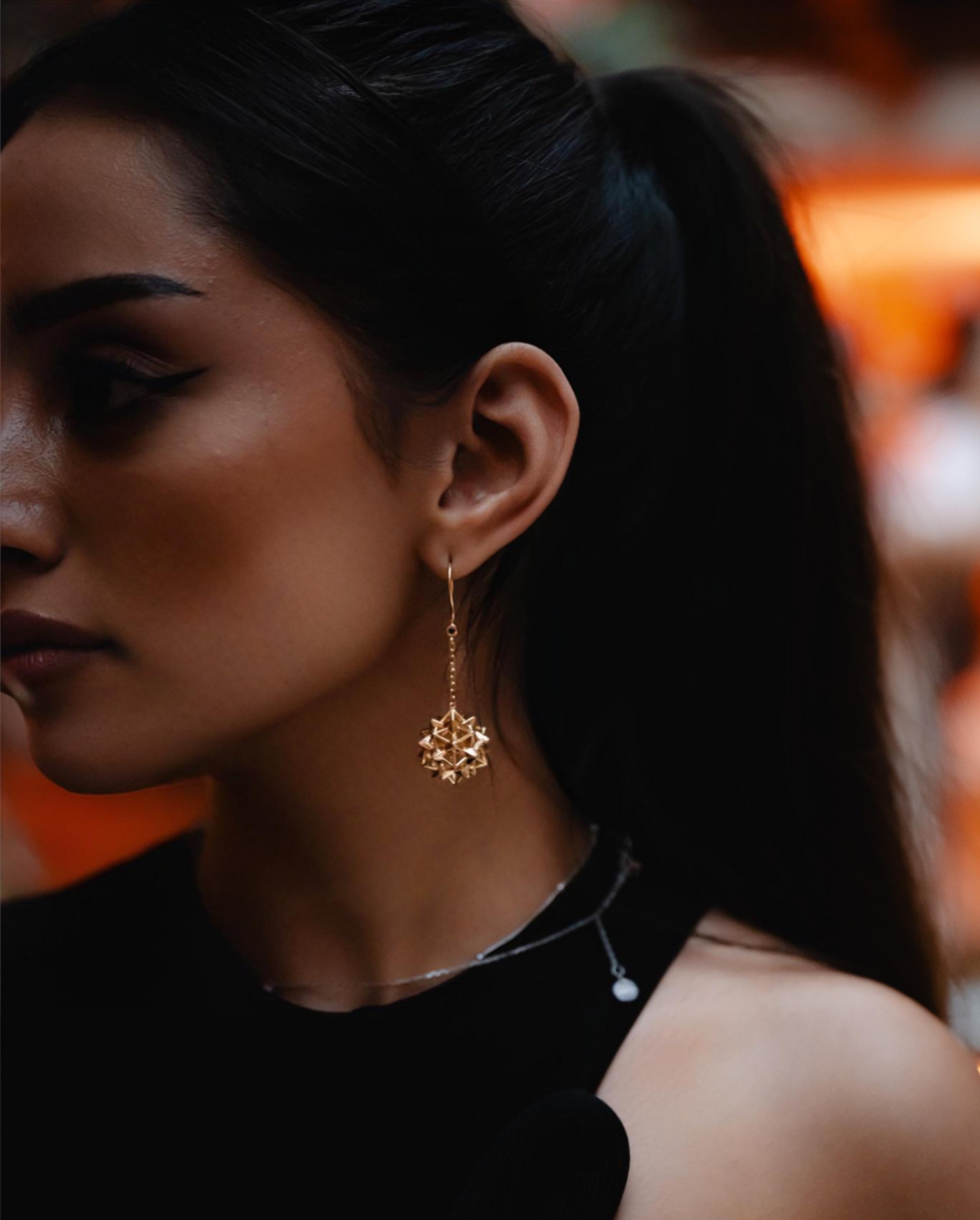 Best-Selling Gold Jewelry for Autumn: A Stylist’s Selection