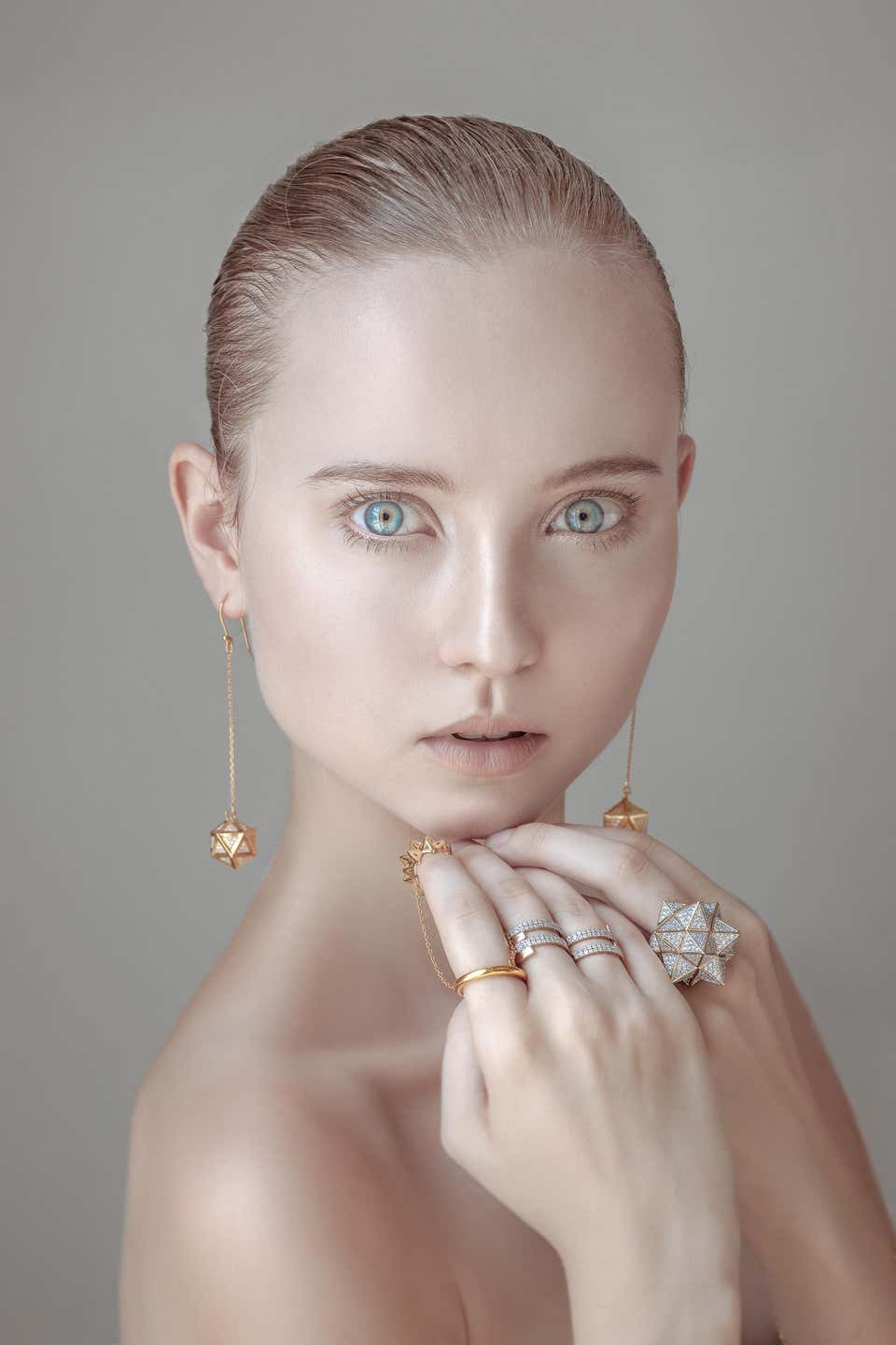 Icoso Diamond and 18k Gold Dangle Earrings - John Brevard