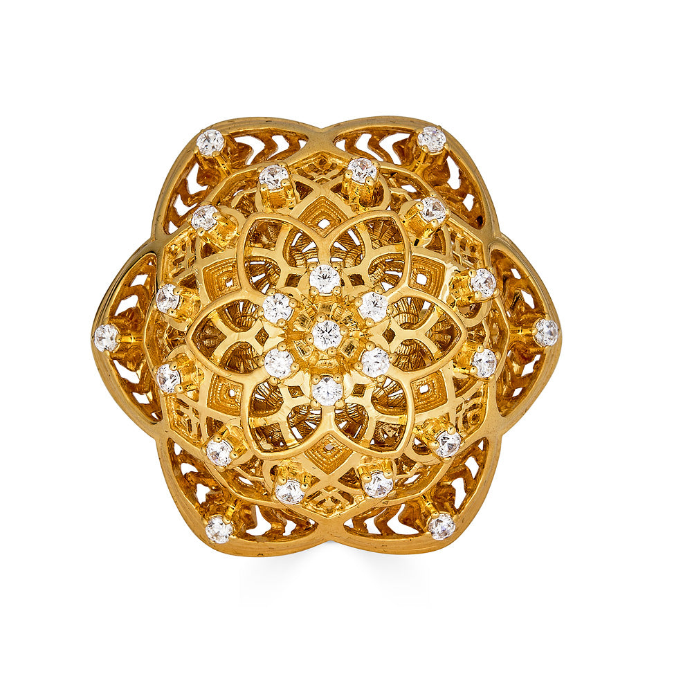Appealing 18 Karat Gold Circular Ring